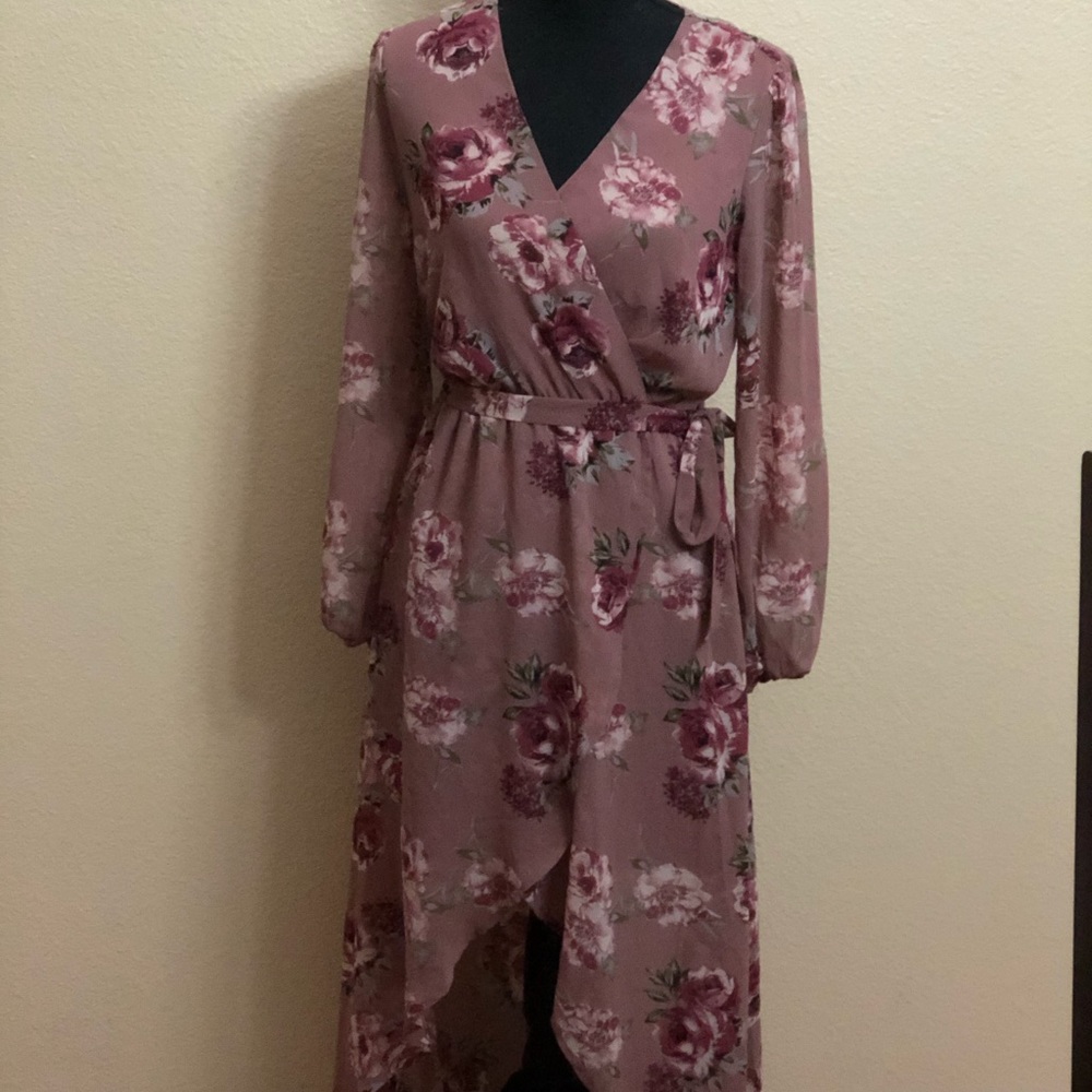 Dress - Picture 8 of 8